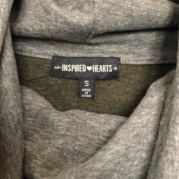 Cute Women’s Green Cowl Neck Sweatshirt - Picture 6 of 6